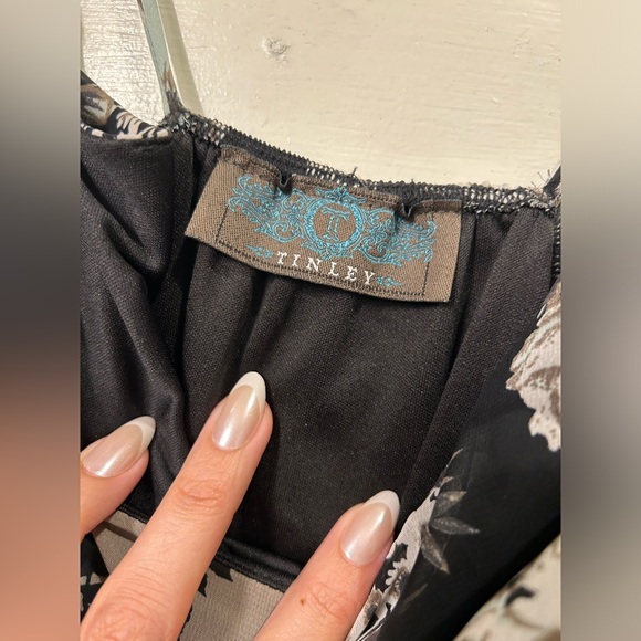 Backless Dark Floral Maxi Dress- Worn Once- Perfect for Fall M/L - Picture 3 of 4